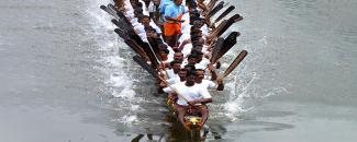 kumaranalloor-ooruchuttu-boat-race-image